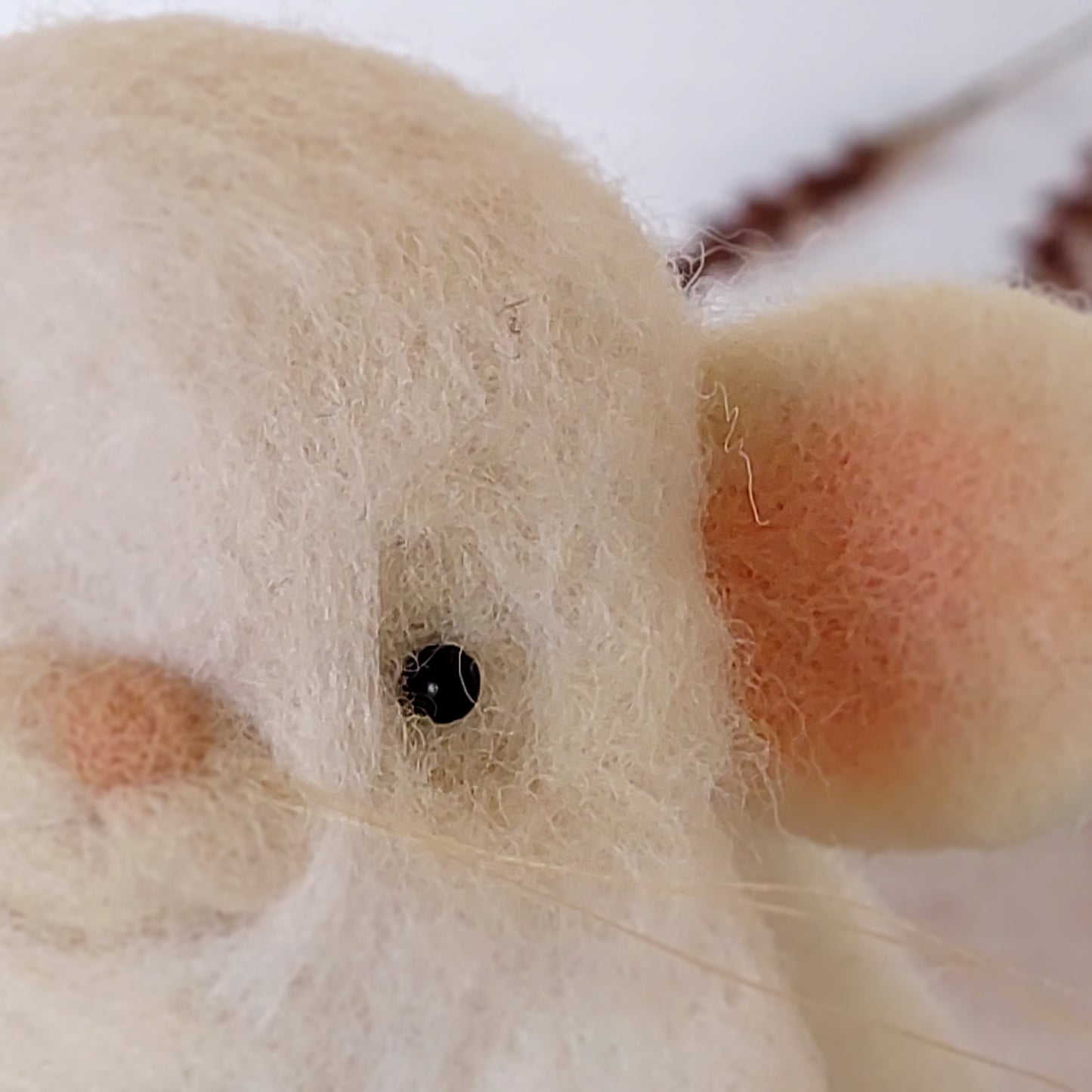 Needle felted mouse Ghost Tobben Tattertail